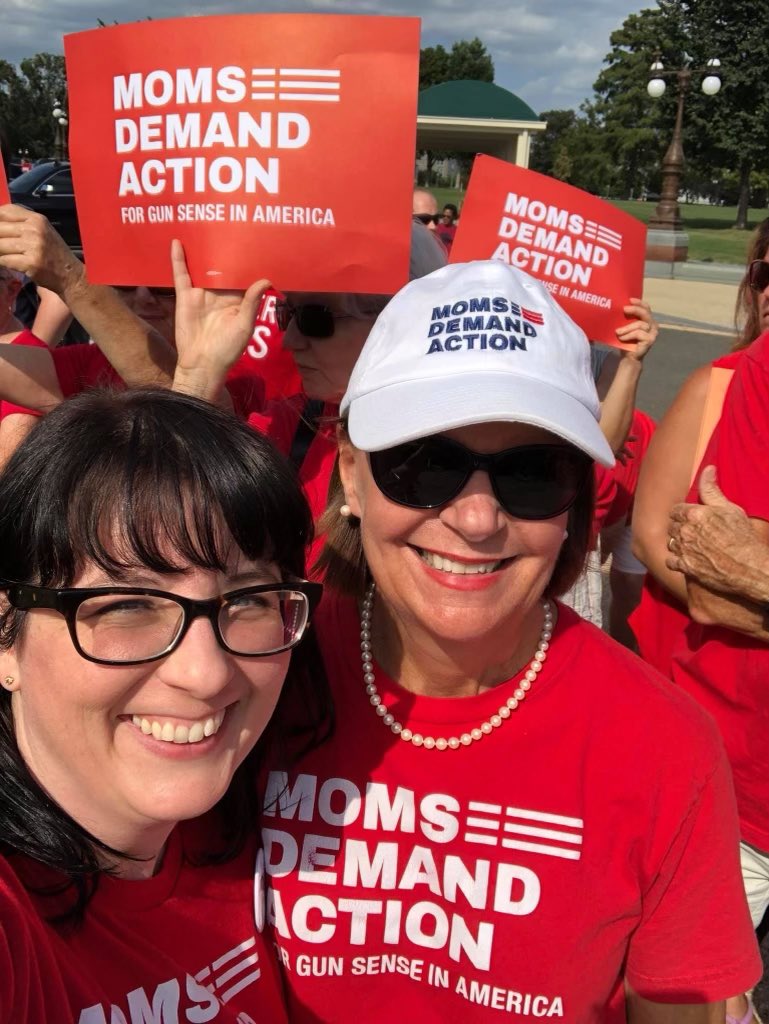 LauraJaneCohen's tweet photo. I'm lucky enough to love two amazing humans who are unlucky enough to have #PoTS . Postural orthostatic tachycardia syndrome (POTS) impacts millions of people in the US, more than 80% of those are women. The delays in diagnosis & treatment are staggering. #VAPOTS
@MelPruett_ https://t.co/tLsemMznDL