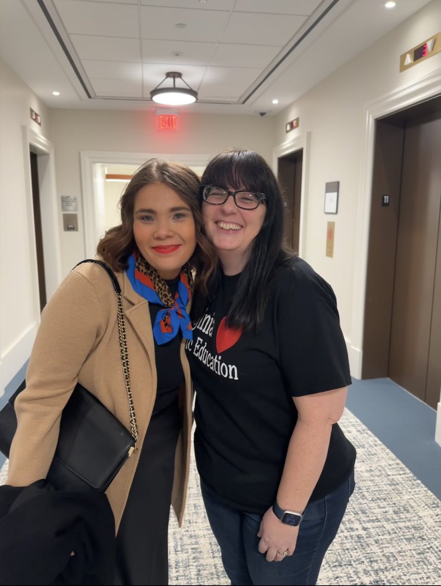 LauraJaneCohen's tweet photo. I'm lucky enough to love two amazing humans who are unlucky enough to have #PoTS . Postural orthostatic tachycardia syndrome (POTS) impacts millions of people in the US, more than 80% of those are women. The delays in diagnosis & treatment are staggering. #VAPOTS
@MelPruett_ https://t.co/tLsemMznDL