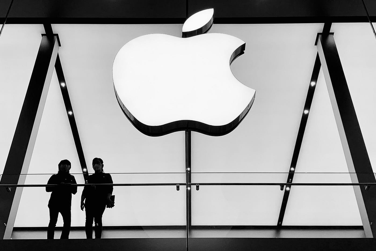 KaylaProfessor1's tweet photo. Exciting news from Apple! Marketing chief Greg Joswiak revealed that updates to the Mac product line are coming next Monday, with announcements planned throughout the week. Stay tuned for more!
#Apple #MacUpdates #TechNews #GregJoswiak #AppleEvent https://t.co/I8mubnjelt