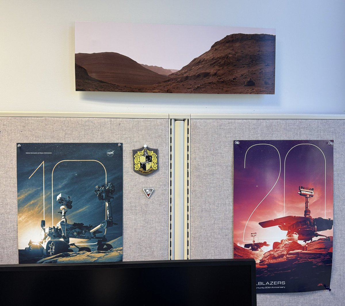 Someone told <a href="/GCC_Mars/">Dr. Gwénaël Caravaca 🔴 ⛏</a> I was a Hufflepuff and he made the most perfect thing for me and I love it so much. Hanging in a place of honor above my computer screen, right under the print of Paraitepuy Pass by <a href="/thomas_appere/">Thomas Appéré</a>.