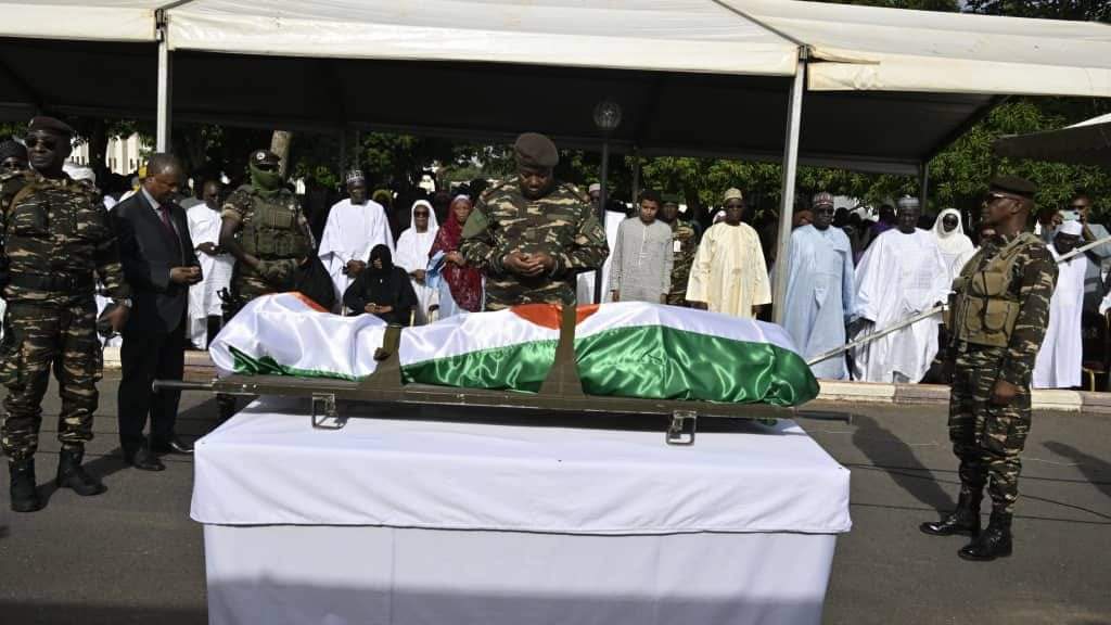 aboubacarybarma's tweet photo. #Niger #Disparition de #Hama_Amadou
La #Fatiha du 3e jour qui sera dite à la mémoire de l'illustre disparu aura lieu demain samedi 26 octobre 2024 à 8h au domicile du #défunt au quartier #Yantala de #Niamey.
Source: BPN/#MODEN_Lumana https://t.co/DIxYRS7UJE