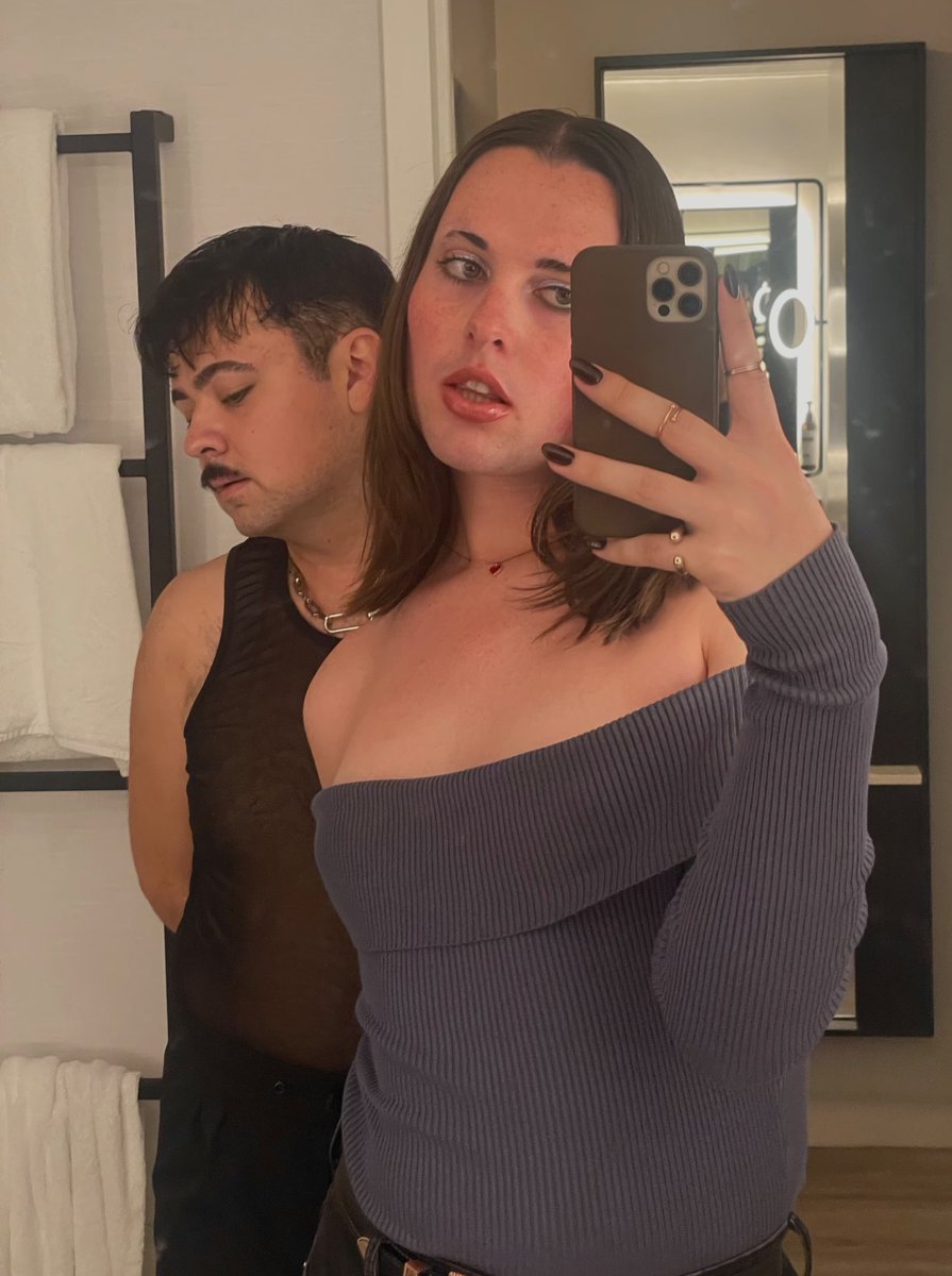 jaxkp_'s tweet photo. Chicago saw pure estrogen and cunt baby with my love @NotYourLore https://t.co/EAkqC7PvUe