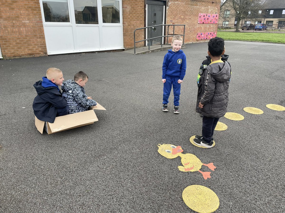 sandaigprimary's tweet image. STEM with P2 Space Discovery- Out in Space. We were orbiting the Earth like our Moon. Then blasting off in our own Space Rocket to a planet in a galaxy far far away! #GSCLearningLab 
@GSC1 @STEMGlasgow
@STEMLearninguk
@RAISEScotland
@EdScotSciences