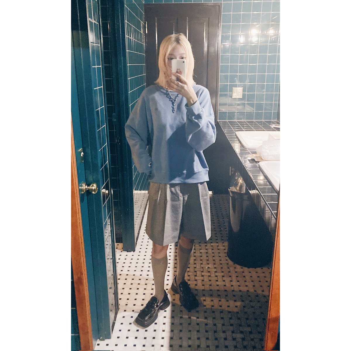 _iam_me____'s tweet image. 久しぶりに黒じゃない古着コーデ。

🧥 #northface #goretex 
👚 #champion #vintage
💍 #dept