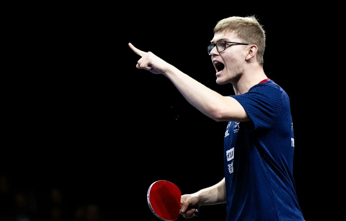 EtienneGoursaud's tweet photo. ÉNORME ALEXIS LEBRUN !!

Le champion d'Europe domine encore le vice-champion olympique Truls Möregårdh 3 sets à 1. Avec un troisième et un quatrième set de ZINZINNNN et une ambiance de folie à Montpellier.

On le tient ce quart de finale 100 % Lebrun 🇫🇷🇫🇷

Rendez-vous demain 21 h https://t.co/syP8Lj66f2