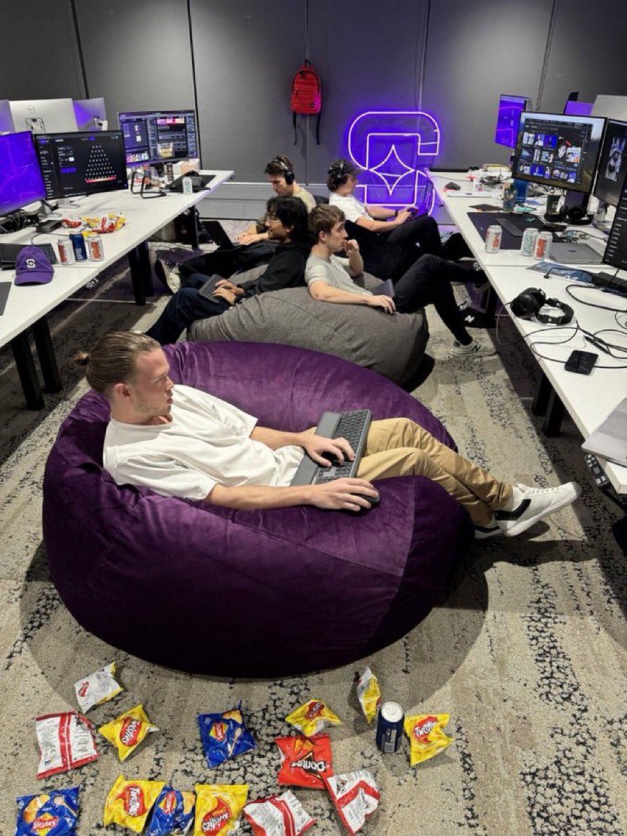 Bilgisayar ve İnternete sahipseniz günde 250$ kazanabilirsiniz.

Günlük ödeme alabileceğiniz 7 Web Sitesi: