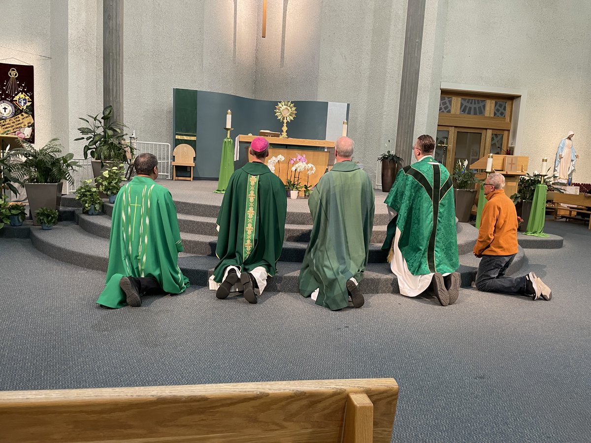 ACSTANews's tweet photo. This morning we gathered in Calgary to celebrate our commitment to Catholic education, sharing faith, unity, and renewal at the @GrACE4cathed Summit. 

Thank you to everyone who joined to strengthen the future of Catholic education in our communities! #GrACESummit #CatholicEdWeek https://t.co/WU9E8dVQDJ