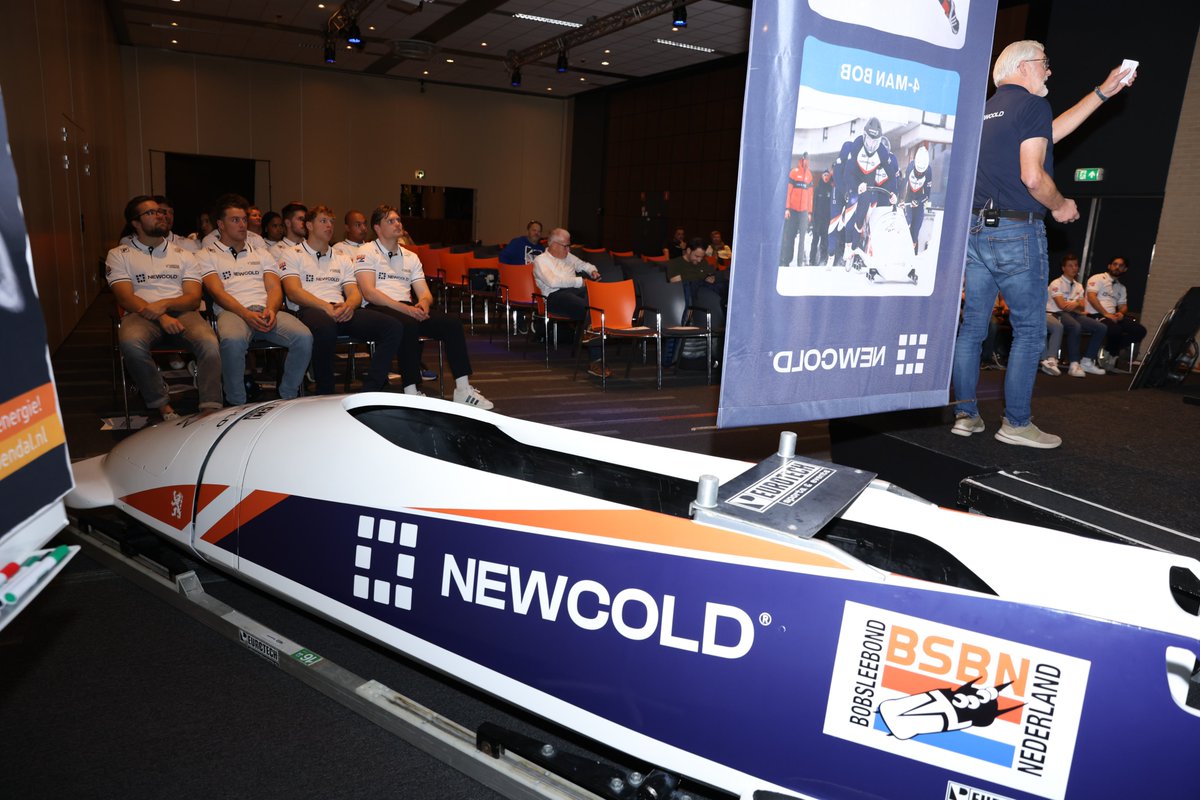 Dutch_Sliding's tweet image. Today marked the official start of the 2024/2025 season for the Dutch Sliding Federation! The event featured the presentation of our bobsleigh, skeleton, and luge athletes of @TeamNewCold 
This fantastic event was made possible in partnership with NewCold our main sponsor.