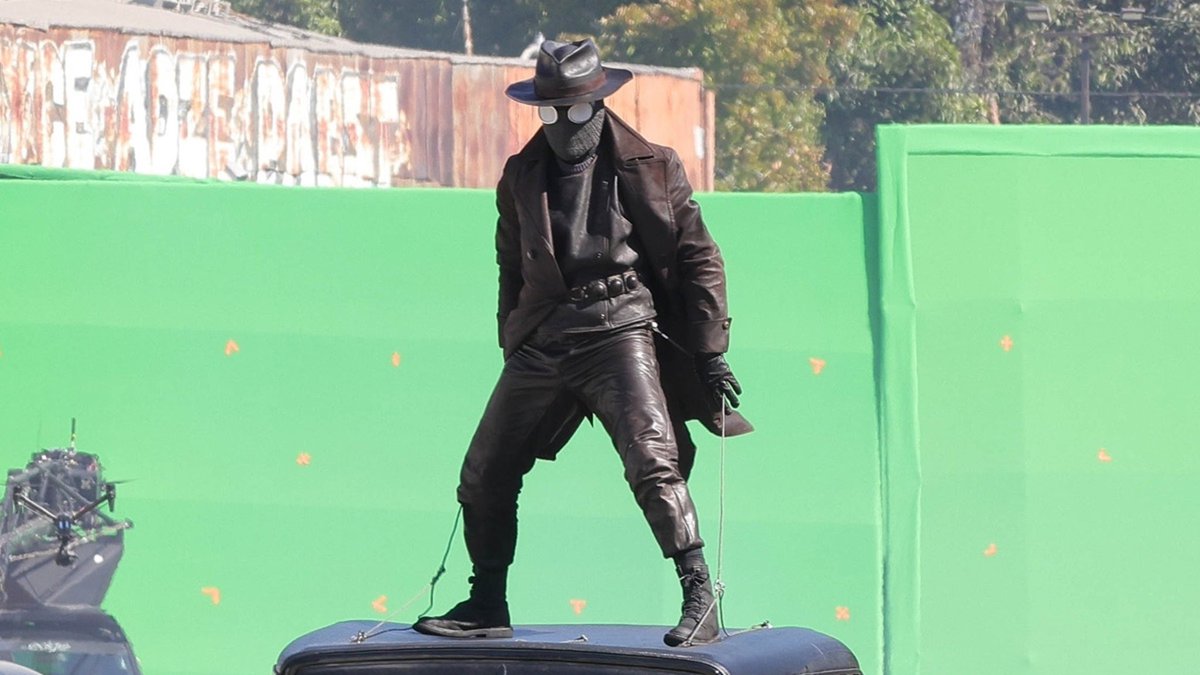 SpiderMan_Newz's tweet photo. First look at Nicolas Cage Spider-Noir suit for the Spider-Man Noir series https://t.co/Sd6eWlYSrn