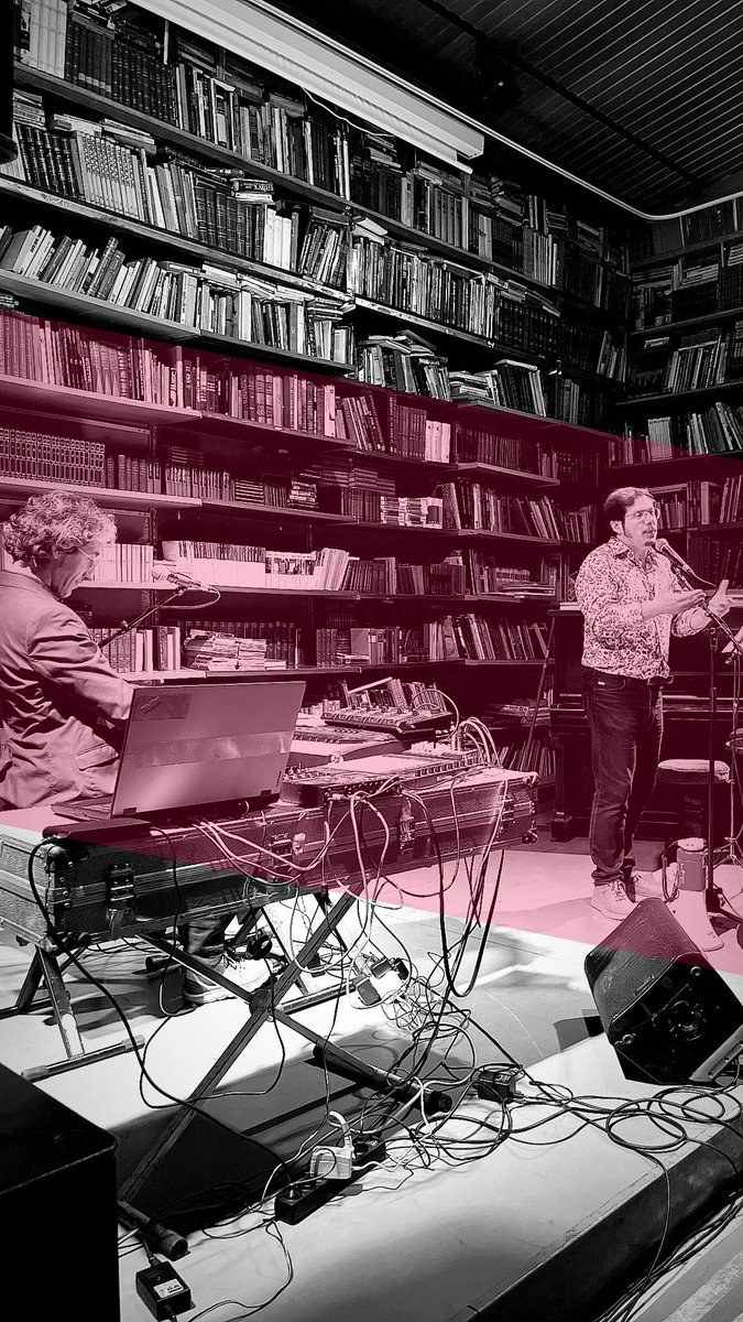 FNPoesiacat's tweet photo. ⚫️ Garantim que l’espectacle ‘Una nit eufòrica: El Batec’ de @joseppedrals i @xavilloses no ha fet més que començar. I els que heu vingut sabeu que aquest comentari només pot ser en un sentit figurat. Brillant!

◾️ Gràcies a tots!
#FNP24 @siglomercantic @ajsantcugat @culturastc https://t.co/Be0FrkrinD