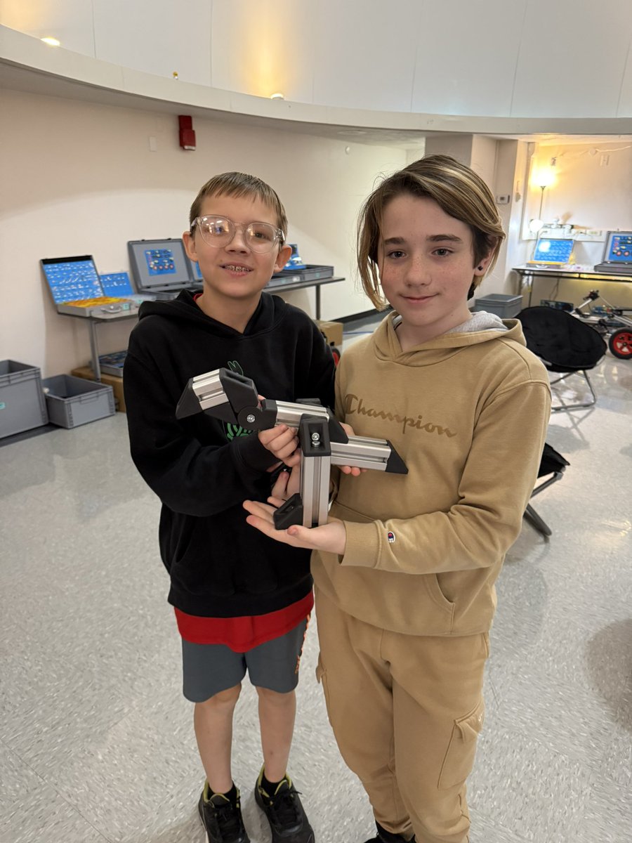 kmdunlap's tweet photo. The infento Discovery builds are really coming along! π #fairviewadvantage #infento @infento @FPSchools https://t.co/Py3JyeAscM