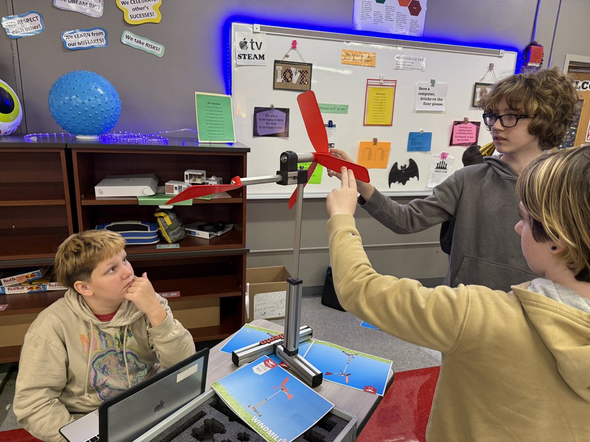 kmdunlap's tweet photo. The infento Discovery builds are really coming along! π #fairviewadvantage #infento @infento @FPSchools https://t.co/Py3JyeAscM