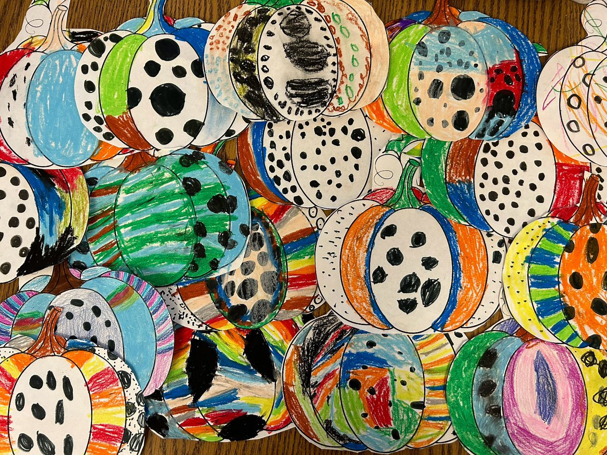 MrsJRak's tweet photo. We learned about Yayoi Kusama and created our own pumpkin dot art 🎃 We also visited the pumpkin patch at the front of our school 🧡 https://t.co/nVOxqokhpo
