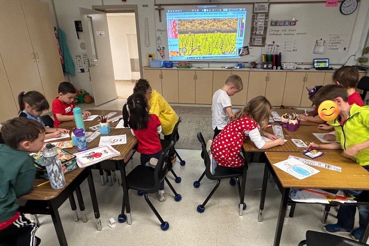 MrsJRak's tweet photo. We learned about Yayoi Kusama and created our own pumpkin dot art 🎃 We also visited the pumpkin patch at the front of our school 🧡 https://t.co/nVOxqokhpo