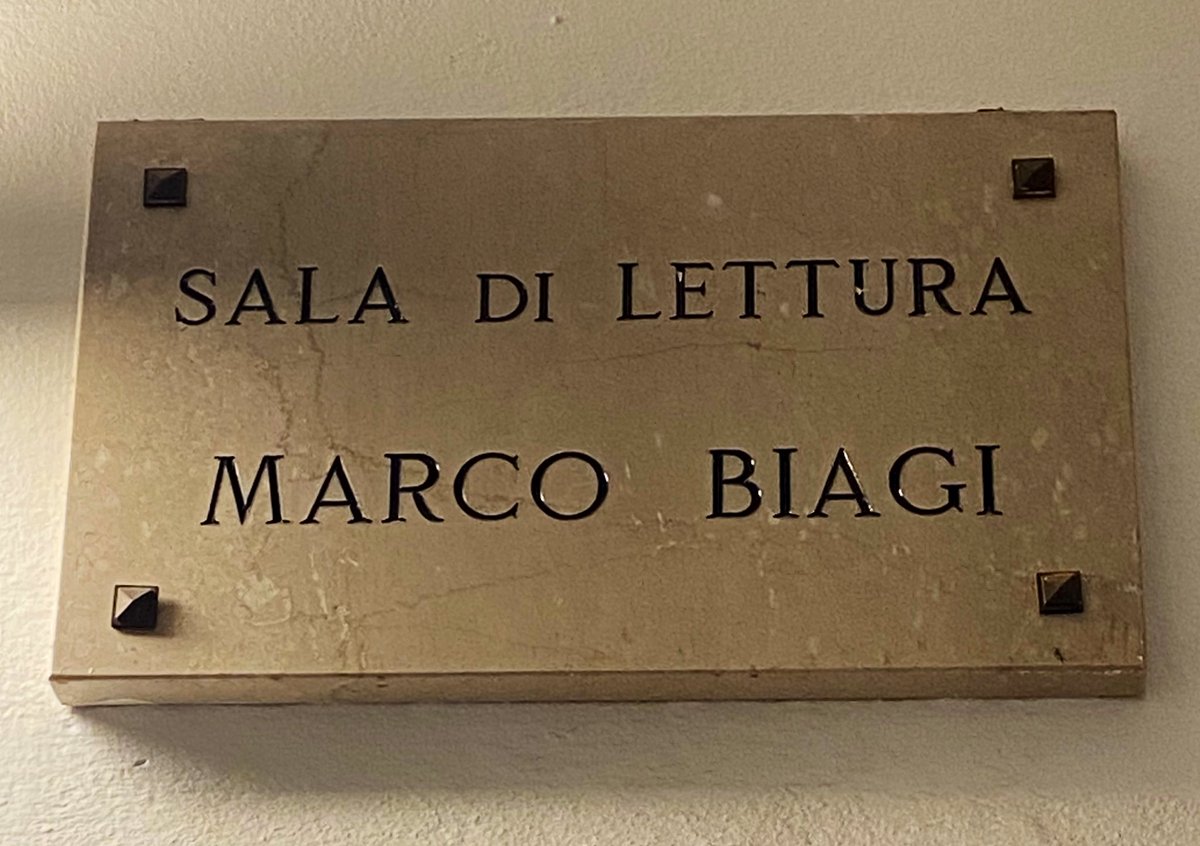 JoseRuzLp's tweet photo. Cualquier laboralista entenderá el privilegio que supone escribir -o al menos intentarlo- algunas páginas de una tesis de Derecho del Trabajo, concretamente sobre un artículo de la legge Biagi, en la Sala Marco Biagi de la Università di Bologna. https://t.co/69JrmAEaJJ