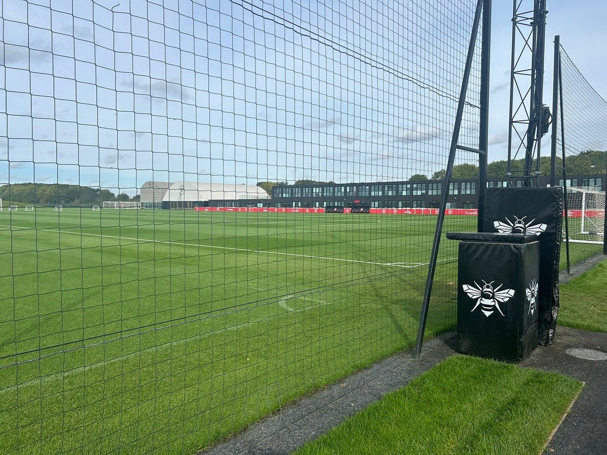 LAPS (@lapscareers) on Twitter photo Our managing director <a href="/RobbieSimmo/">Robbie Simpson</a> visited <a href="/BrentfordFC/">Brentford FC</a> last week to run a workshop with the U18 age group 🤝🏻
A great bunch of lads that were highly engaged in preparing for their future and it was a pleasure to be a part of their journey 🙌🏻⚽️ Our managing director <a href="/RobbieSimmo/">Robbie Simpson</a> visited <a href="/BrentfordFC/">Brentford FC</a> last week to run a workshop with the U18 age group 🤝🏻
A great bunch of lads that were highly engaged in preparing for their future and it was a pleasure to be a part of their journey 🙌🏻⚽️