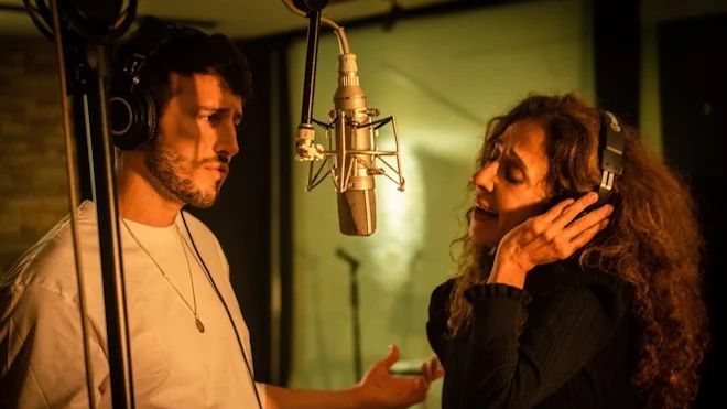 altavozapp's tweet photo. ¡Qué emocionante! Rosario y Sebastián Yatra han lanzado su nueva canción "Mi Cuarto". Esta colaboración combina afrobeat, urban y R&amp;B pop, creando una canción llena de romanticismo y sensualidad. 
#Rosario #SebastiánYatra #MiCuarto #NuevaMúsica #ColaboraciónSorpresa #Alta-Voz https://t.co/yjENoHwDxN
