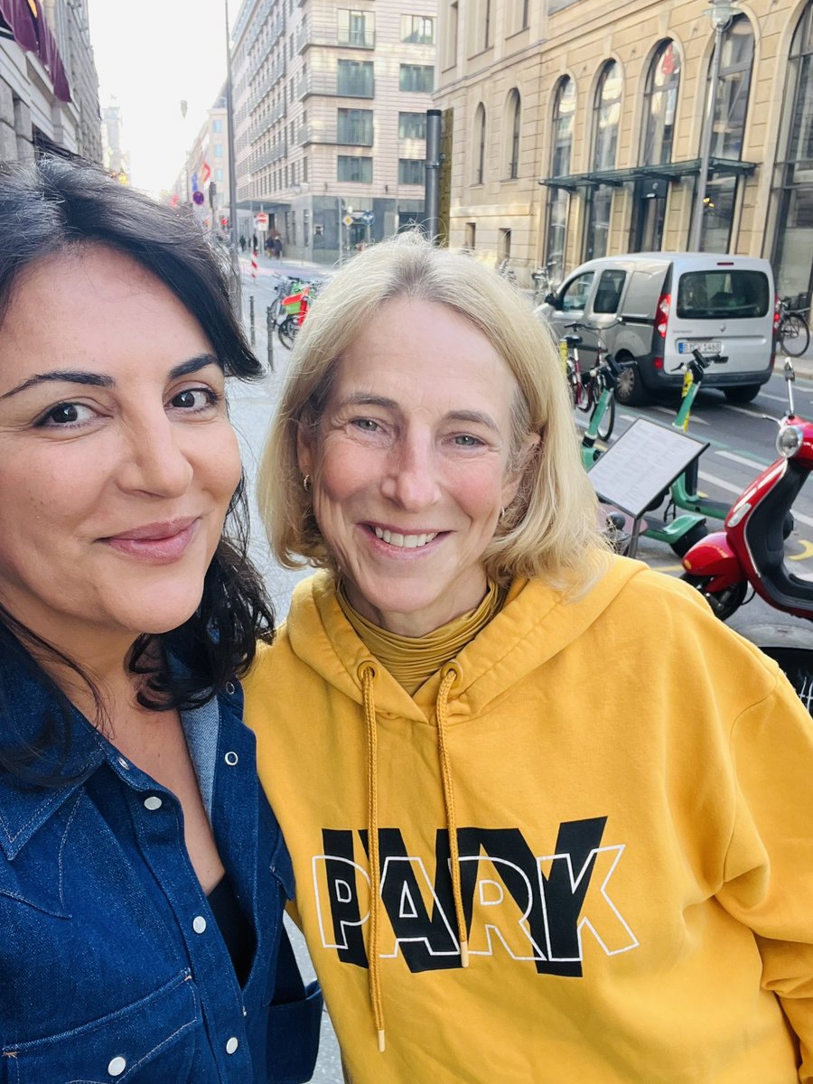Düzen Tekkal (@duezentekkal) on Twitter photo Heute die tolle <a href="/KEigendorf/">Katrin Eigendorf</a> getroffen zum Pasta essen. Schön war’s. ☺️ Sollten uns viel öfter mit den Guten treffen. Das setzt ungeahnte Kräfte frei. Heute die tolle <a href="/KEigendorf/">Katrin Eigendorf</a> getroffen zum Pasta essen. Schön war’s. ☺️ Sollten uns viel öfter mit den Guten treffen. Das setzt ungeahnte Kräfte frei.