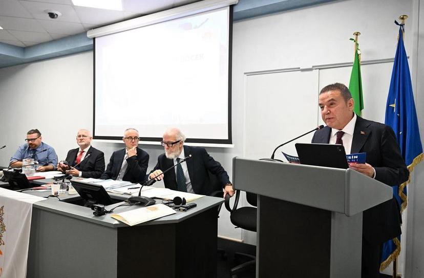 Uluslararası Cittaslow Ağı’nın kuruluşunun 25’inci yılında Komite Genel Başkan Yardımcılığına seçilen Antalya Büyükşehir Belediye Başkanımız Muhittin Böcek’i tebrik ediyor, yeni görevinde başarılar diliyorum.
Hep beraber çok başarılı çalışmalara imza atacağımızdan şüphem yok,