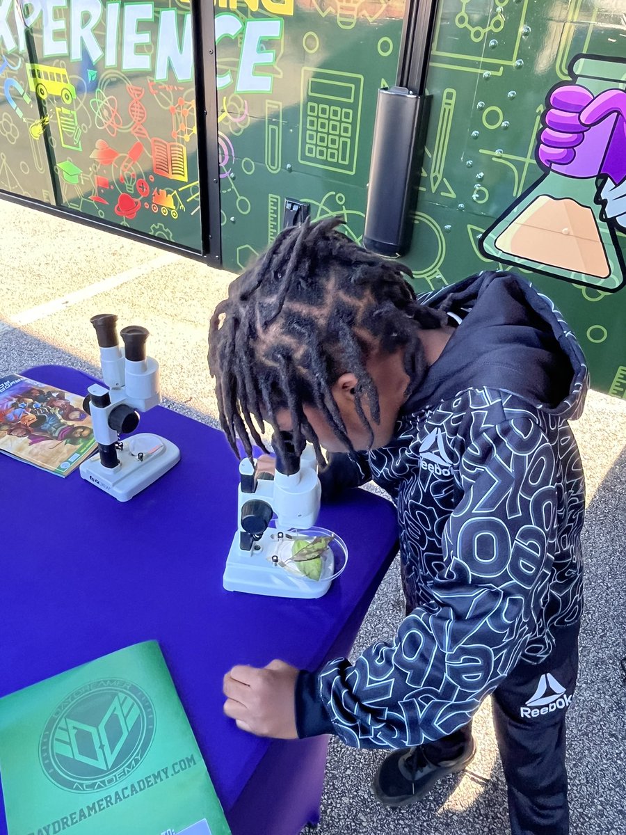 NewCollegePk_ES's tweet photo. The STEM bus rolled into College Park Elementary! Students were eager to explore different microorganisms. https://t.co/BsVow02iJS