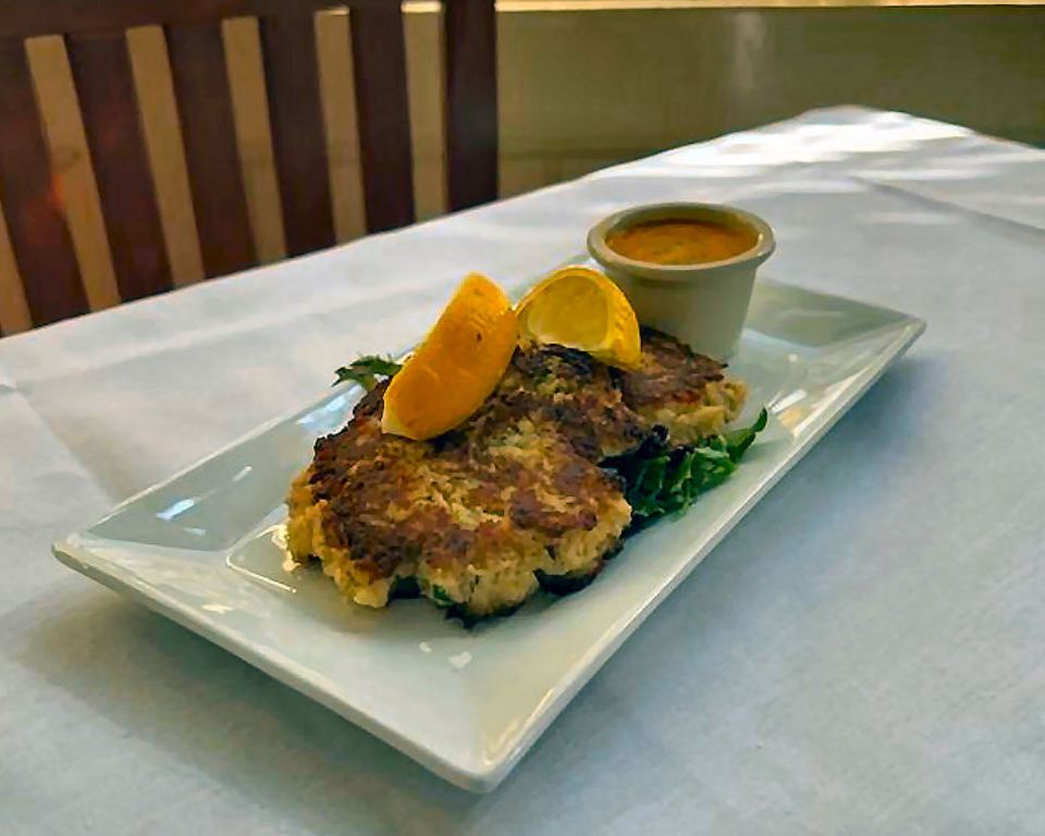brennansmemphis's tweet photo. Crab cakes—what’s better? 🦀 Perfect to share or enjoy solo as an entrée! Loaded with tender crab, flavorful filling, &amp; pan-fried to golden perfection. See you for dinner tonight! 🍽️

#CrabCakes #SeafoodLovers #EdibleMemphis #MemphisFood #EatLocal #Choose901 https://t.co/VcGCLpiNoB