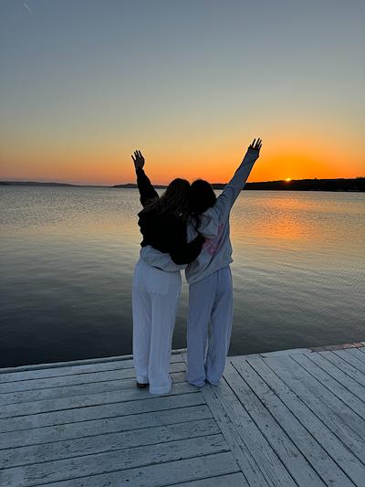 "Wonderful stay, Best Friends &amp; Beautiful Sunrise"
-Christy K.

We love being a part of memories like these. 🥰