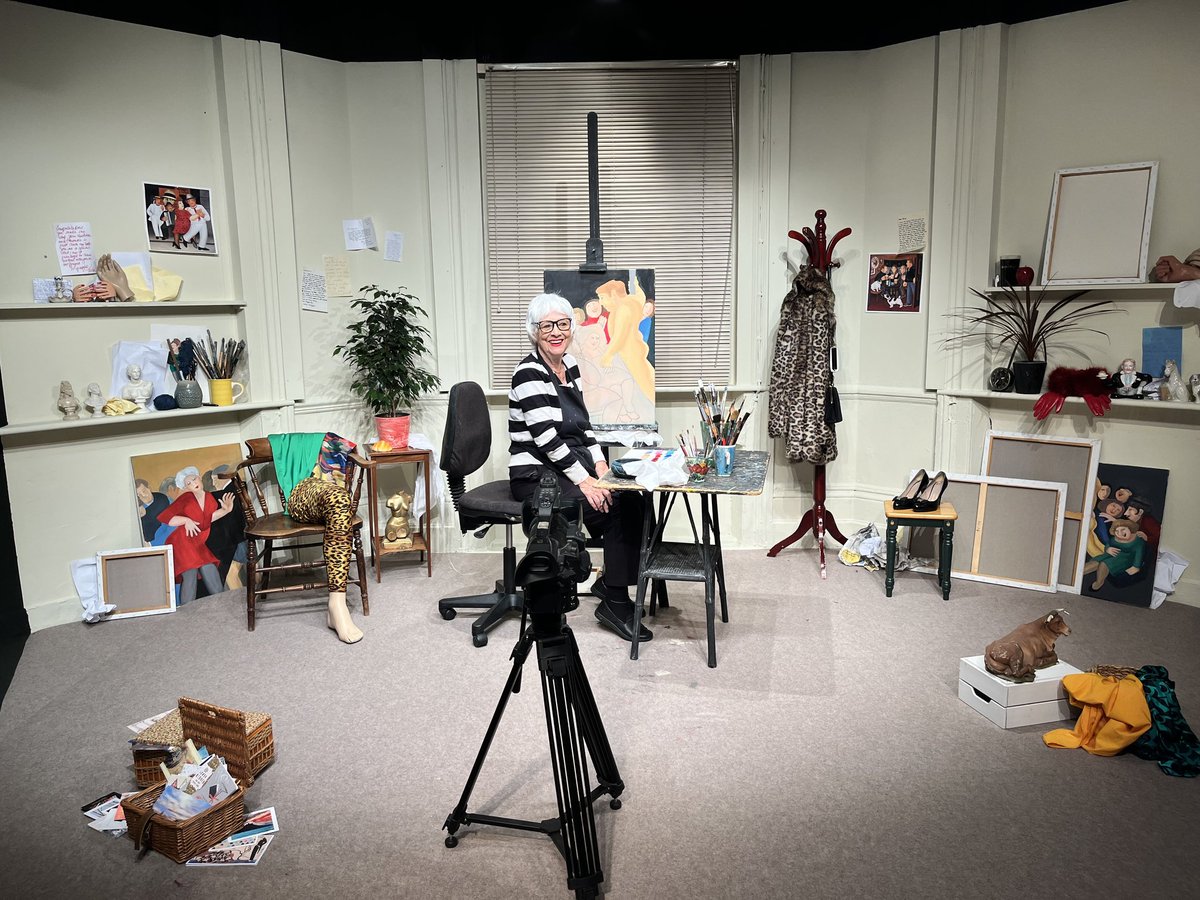 Beryl Cook : A Private View tweet media