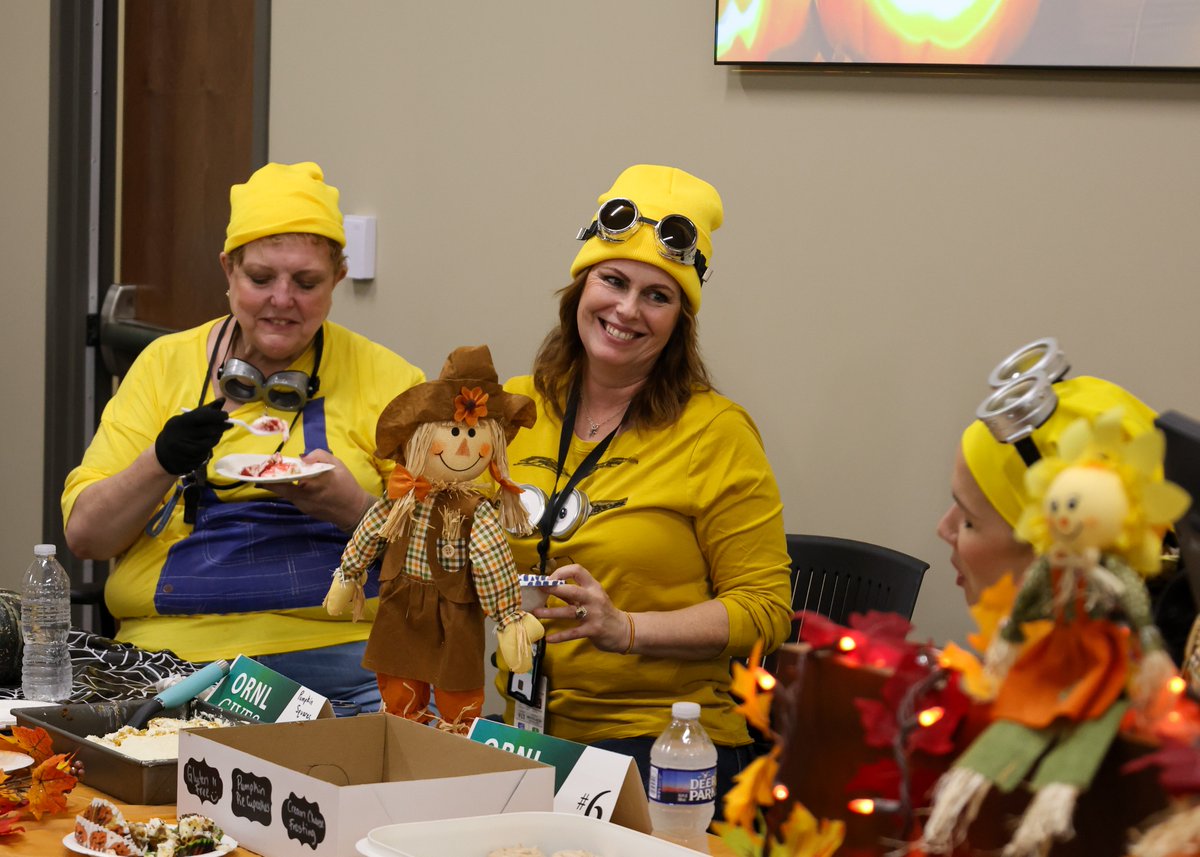 ORNL Energy Science (@ornlenergy) on Twitter photo Volunteers from <a href="/ORNL/">Oak Ridge Lab</a>’s Energy Science and Technology Directorate hosted a celebratory and fundraising event to raise donations for East Tennessee Children’s Hospital and The Love Kitchen in Knoxville, a non-profit that supports homebound, homeless and unemployed individuals. Volunteers from <a href="/ORNL/">Oak Ridge Lab</a>’s Energy Science and Technology Directorate hosted a celebratory and fundraising event to raise donations for East Tennessee Children’s Hospital and The Love Kitchen in Knoxville, a non-profit that supports homebound, homeless and unemployed individuals.