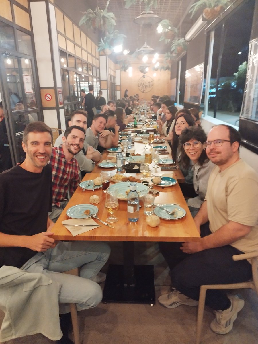 Carlillo's tweet image. La familia #Biznagafest2024 organizadores, voluntarios, presentadores y ponentes.

Amigos que mañana estarán en el evento de Málaga!