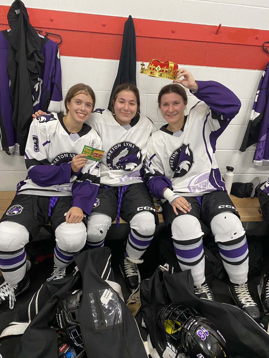 Lynx tie their first game of the tournament 2-2. Goals scored by Avah Landry and Summer MacLean! Game MVP was Avah Landry and Burger King Whopper Warriors were Cassie Cremo and Ryelyn Gabriel! Back at it tomorrow morning vs KES! 

#noweaklynx