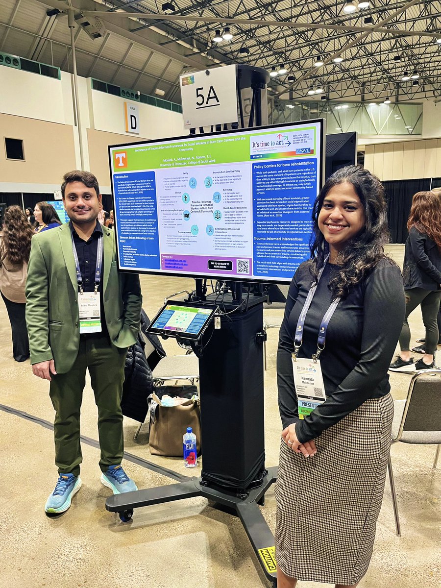 utkcsw's tweet image. Our CSW faculty, deans &amp;amp; PhD students are representing Rocky Top on this Big Orange Friday at #CSWE2024 🍊Hope to see everyone at the SEC Reception tonight! @CSocialWorkEd