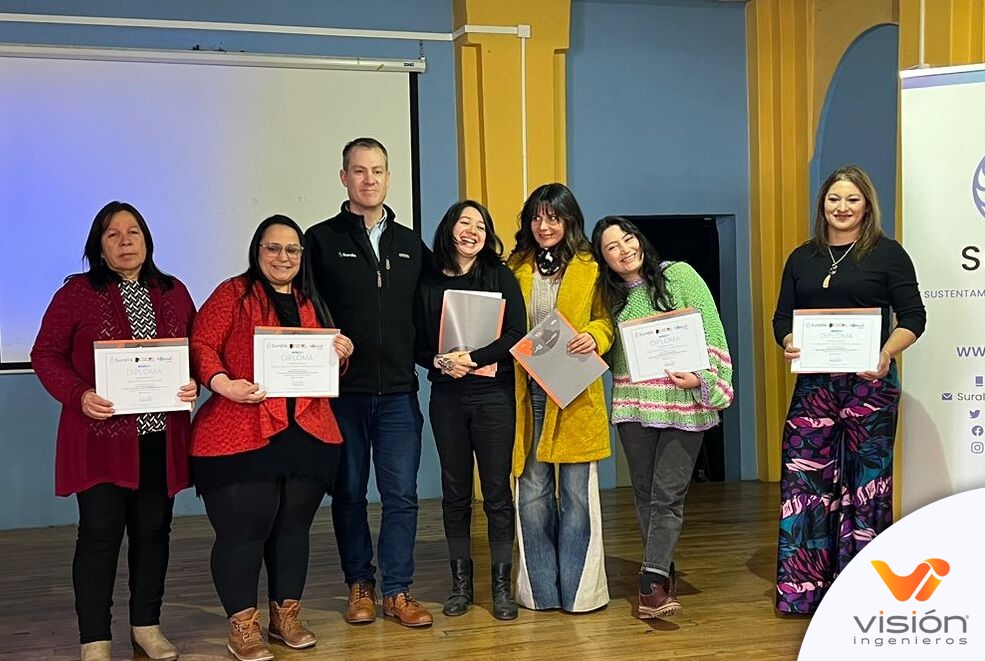 Vingenieros's tweet photo. Finalizamos curso “Técnicas de Eficiencia Hídrica para la Instalación Sanitaria” para  @SuralisContigo  en hermosa comuna de #Ancud con una linda y conmovedora ceremonia de certificación.

Felicitamos a tod@s los participantes de este proceso y esperamos encontrarnos nuevamente! https://t.co/vQuRN9Fl6p