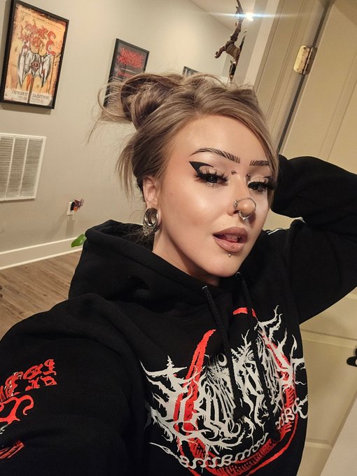 Watch 🦇 𝖑𝖎𝖈𝖍𝖑𝖎𝖓𝖌𝖘 | OF 🖤💋's leaked NSFW photo on TwXstars