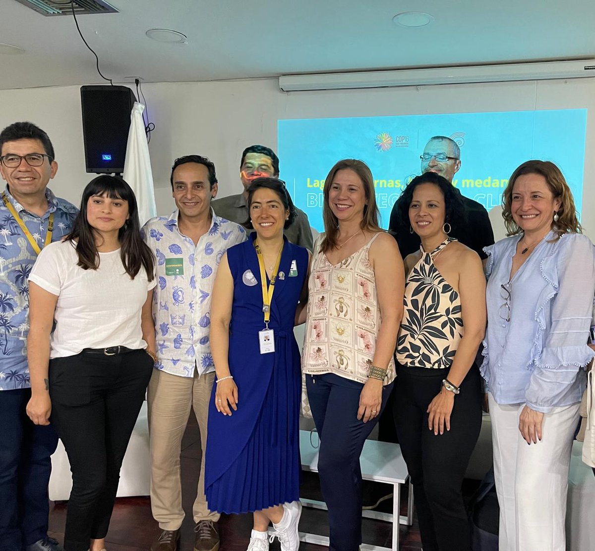 INMdeColombia's tweet photo. Acompañamos #Hoy al director de @sgcol en su exposición sobre #Lagos, #Cavernas, #Hielos y #Medanales, donde se reconoce la importancia de #Monitorear la #ComposiciónQuímica del #Agua. Conocer la #Isotopia permite tomar decisiones de #OrdenamientoTerritorial alrededor del agua. https://t.co/Qj2QvSleae