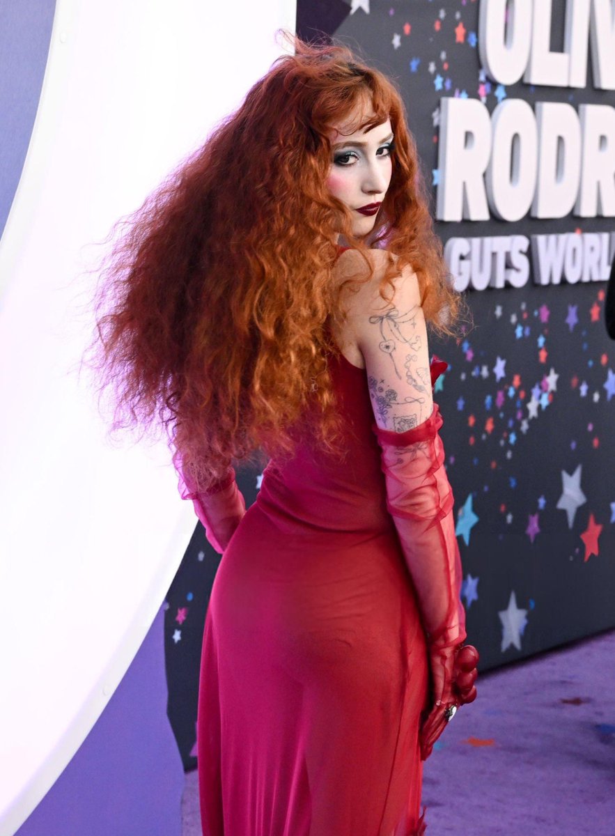 sileonthill's tweet image. #LOVEHER