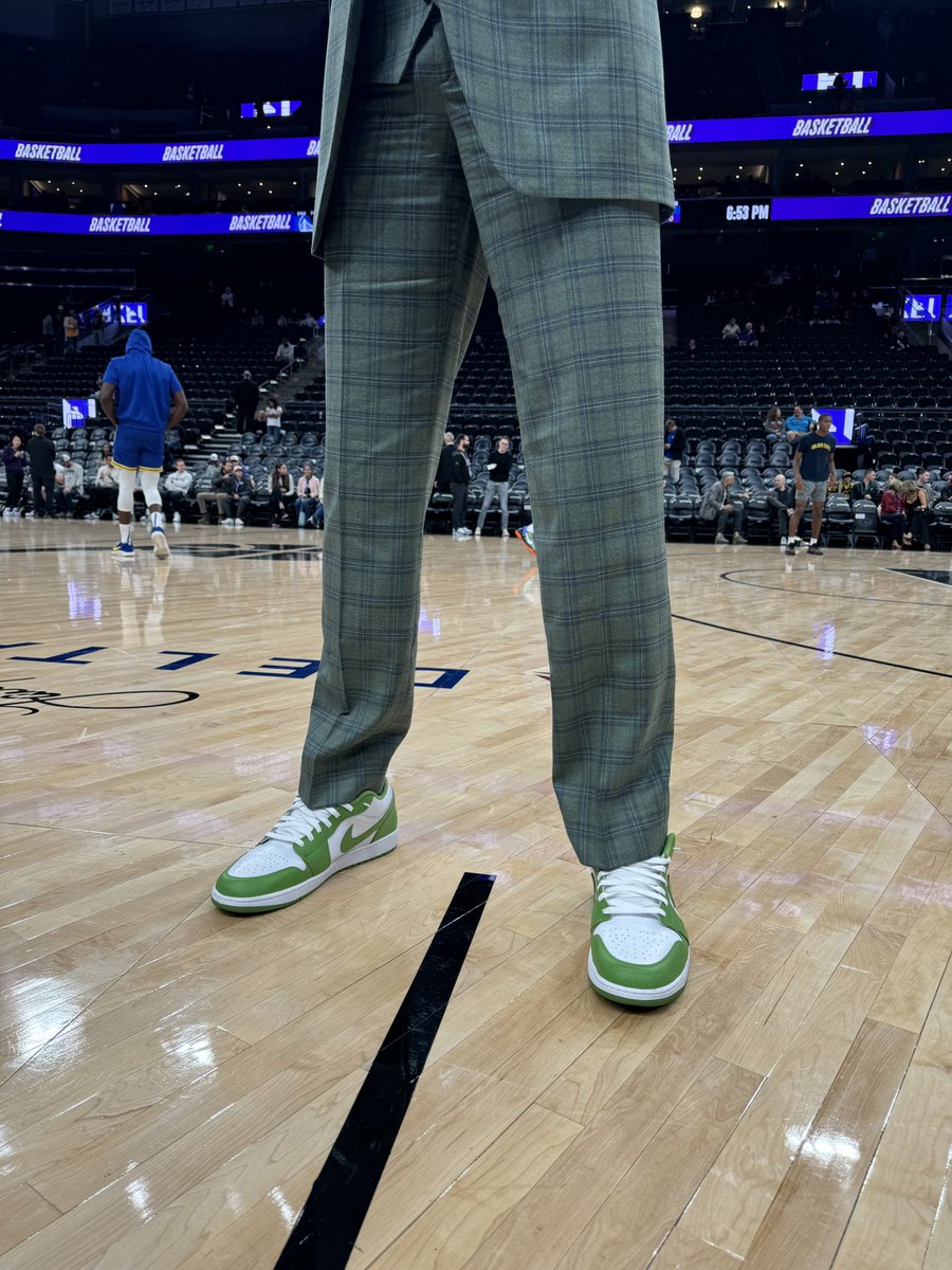 bigTbailey's tweet image. Fit check 📸

Home vs Warriors
TUNE IN @utahjazz