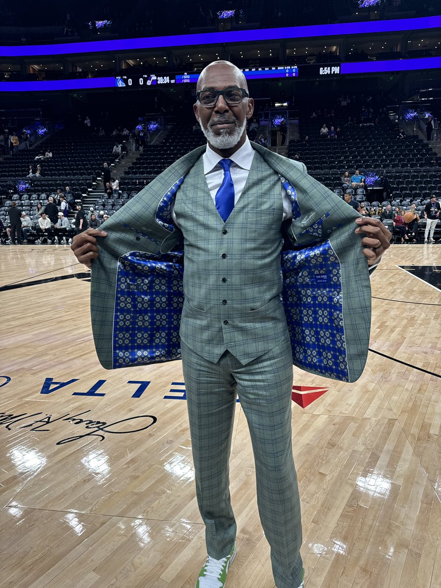 bigTbailey's tweet image. Fit check 📸

Home vs Warriors
TUNE IN @utahjazz