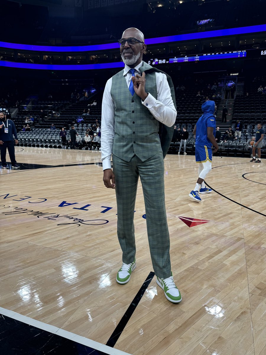 bigTbailey's tweet image. Fit check 📸

Home vs Warriors
TUNE IN @utahjazz
