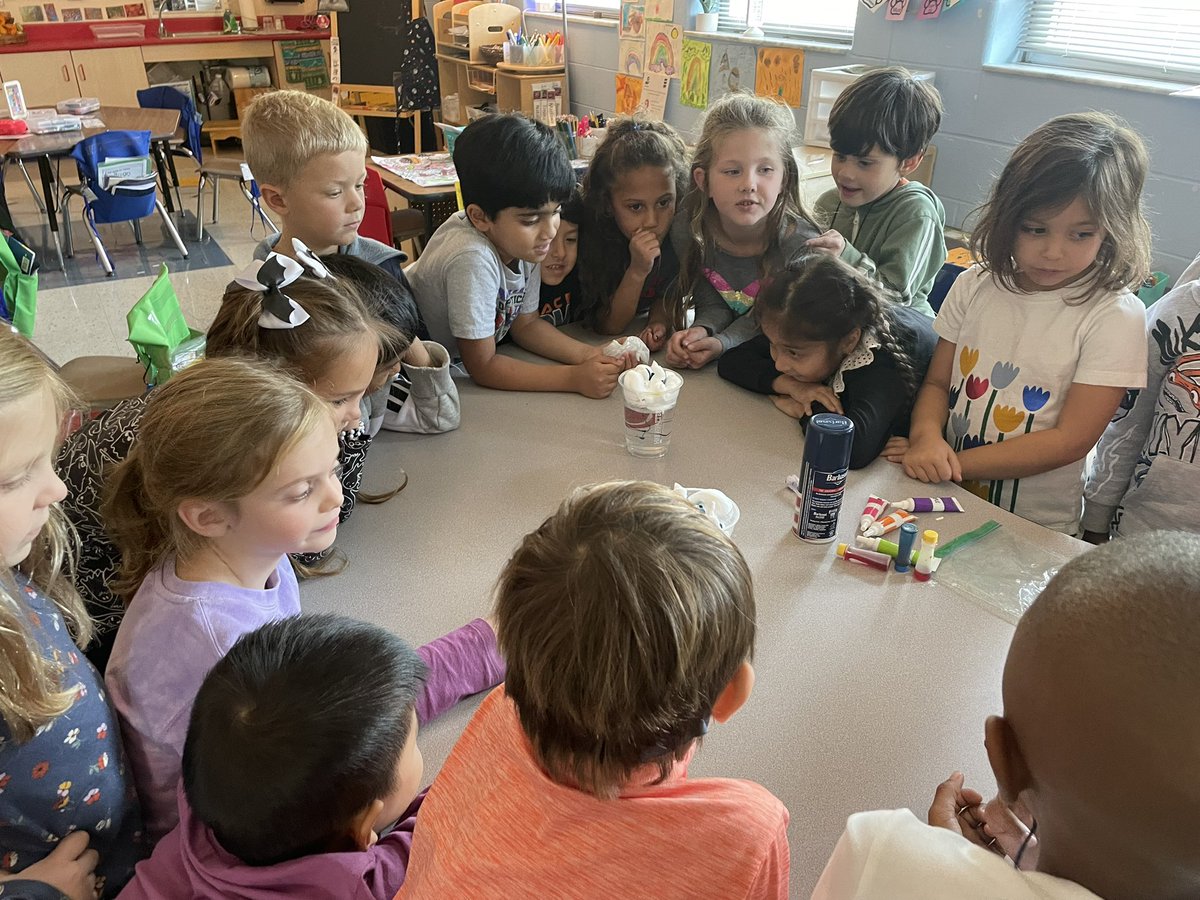 Lizzie Cavender tweet media