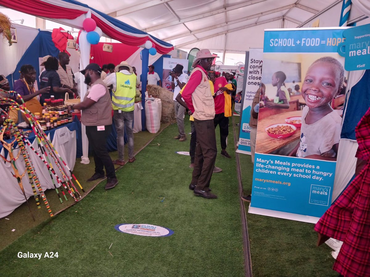 SAPCONE's tweet photo. .@SAPCONE was honoured to host @WilliamsRuto &amp; @GovLomorukai023 at our exhibition Tent during #TobongLore2024 cultural event. showcased our impactful work of empowering marginalized communities for the past 16 yrs and our collaborative efforts towards our communities. @USAIDKenya https://t.co/roGQw6S0Un