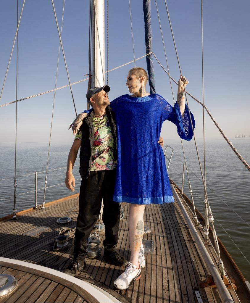 AmazonOlga's tweet image. 