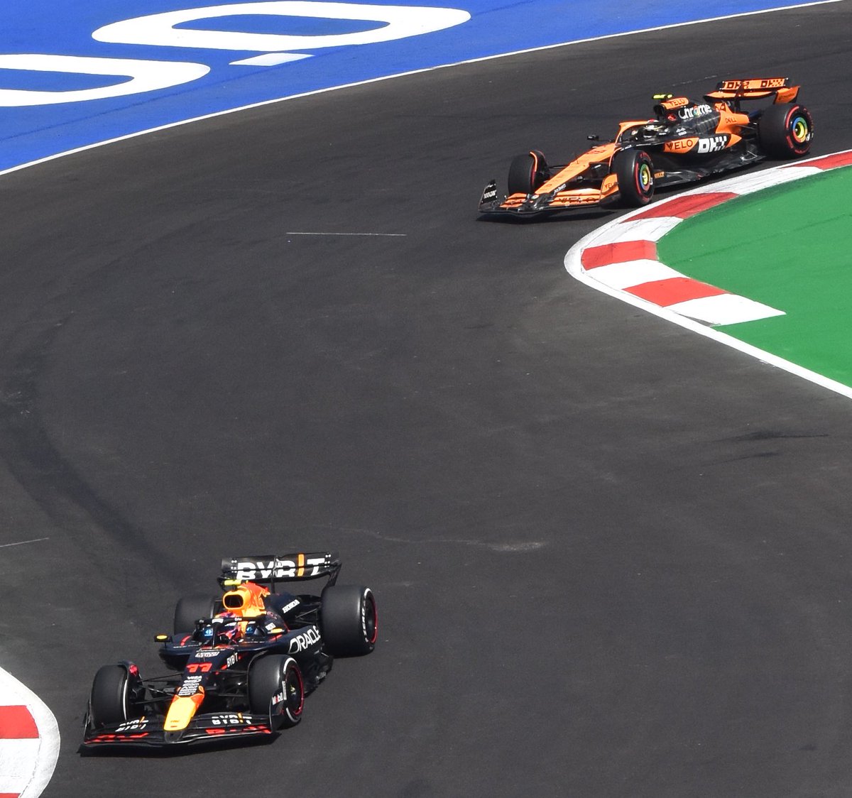 os_meneses's tweet photo. Two Mexicans in F1 🏎️🇲🇽🥳 #MexicoGP @PatricioOWard @SChecoPerez https://t.co/4w55Es7wDu