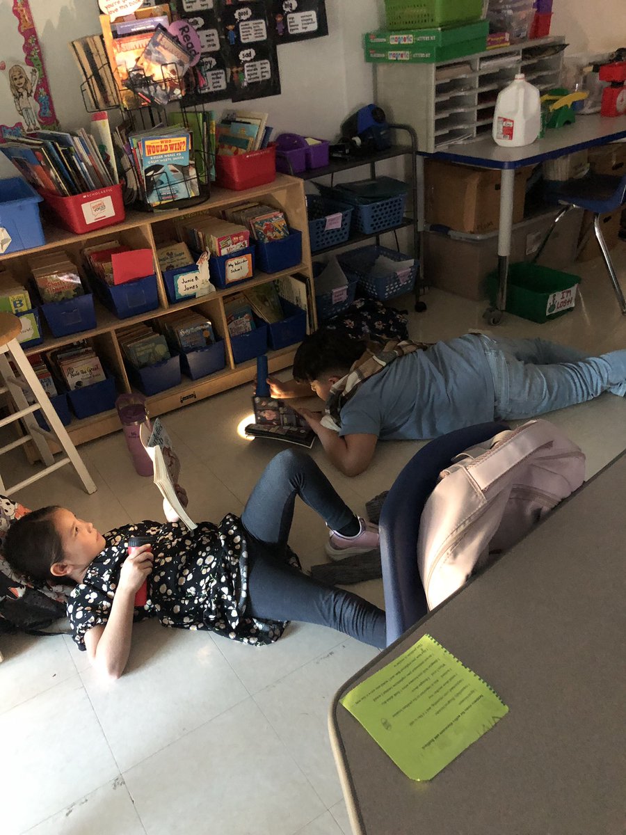 MrsPlum3rd's tweet photo. Students were so excited to read today. Flashlight Friday! https://t.co/XWOY8KREcu