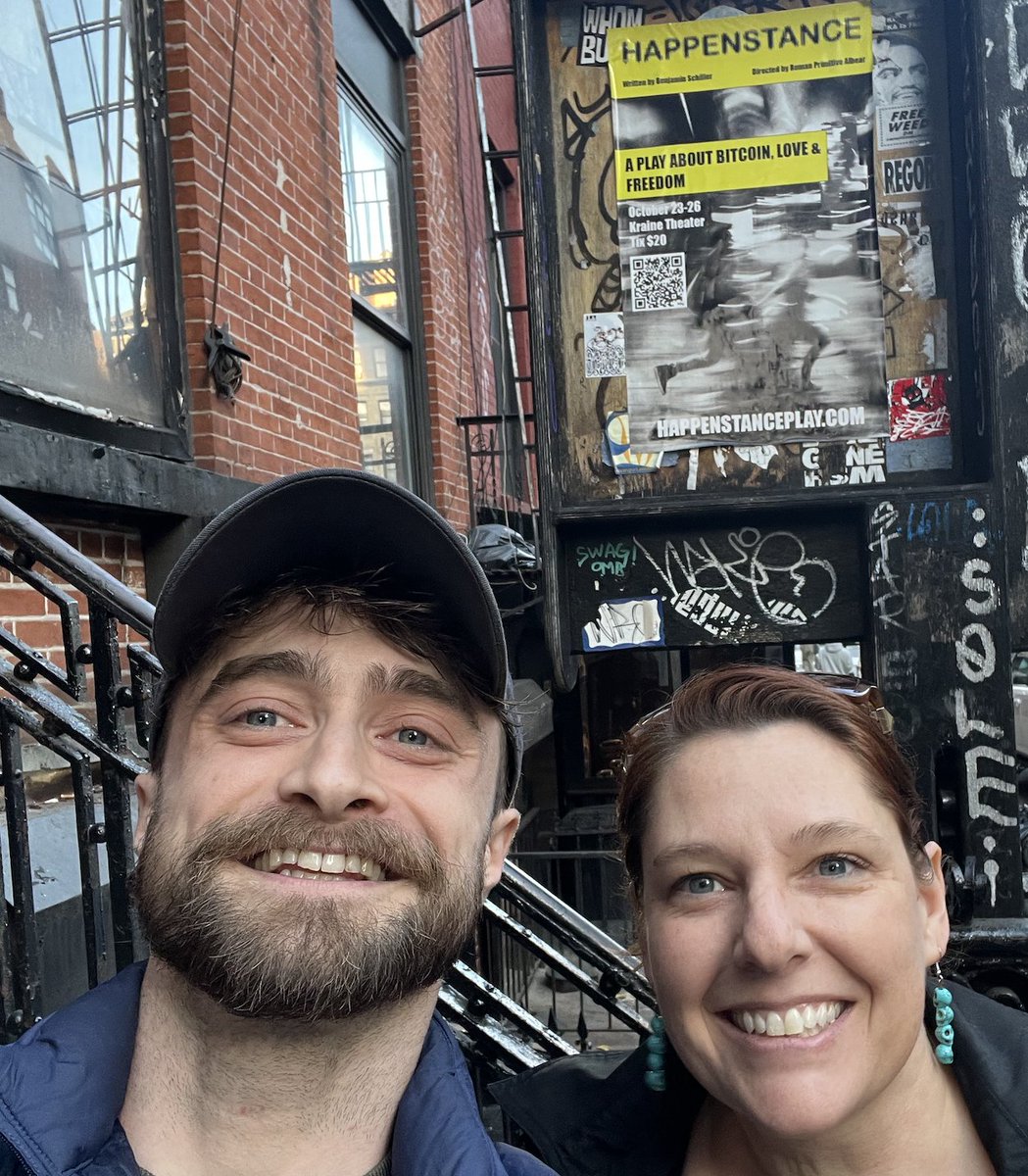 Our Associate Producer @jjonesjouro met the magnanimous Daniel Radcliffe on the stoop of the Kraine Theater today. East Village theater life is LIT!!! It was Happenstance! happenstanceplay.com