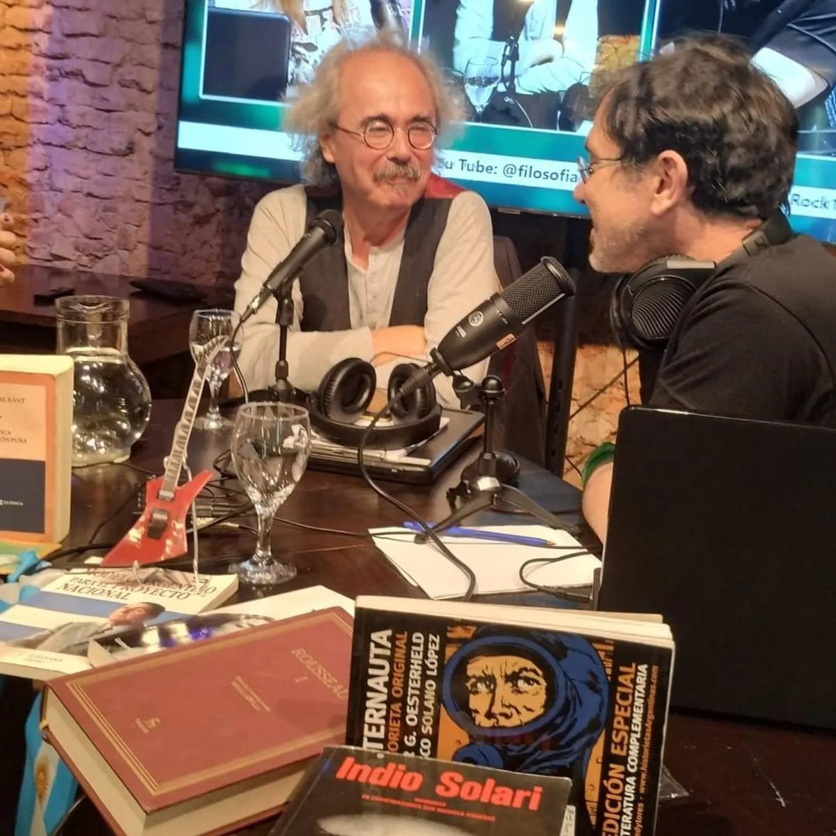 Choluleando con Katja Alemann, Daniel Santoro el bueno, Samuel Cabanchik y Conrado Geiger.
En el Pulqui Bar. <a href="/FilosofaRock1/">Filosofía Rock 🎸🤘📻</a>