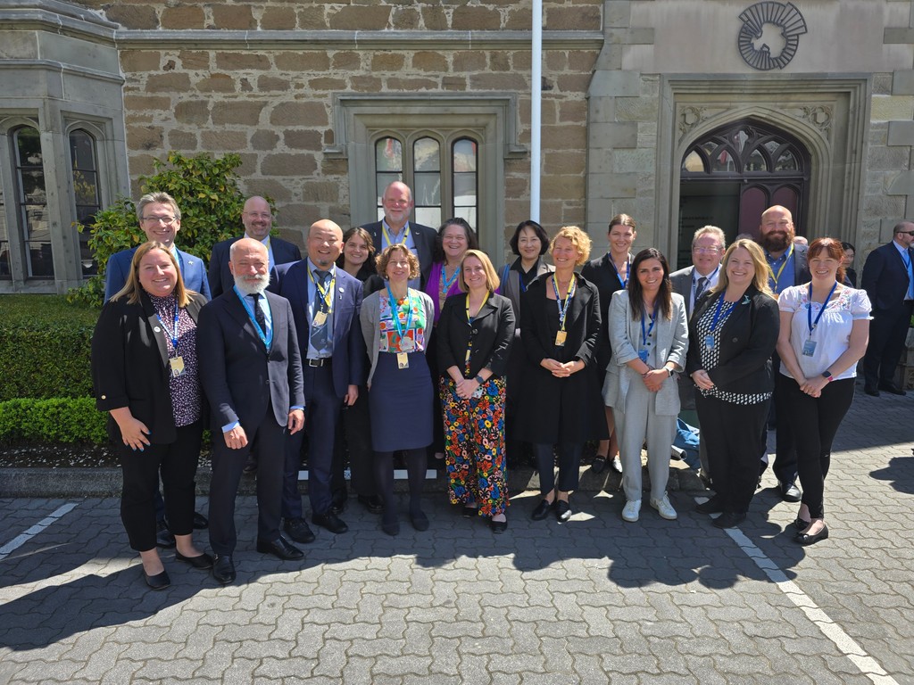 CCAMLR 43 has closed and we are disappointed to report that not only has CCAMLR failed to take action on its commitment to create a representative system of MPAs, the Commission has also taken a substantial step backward on krill fisheries management. asoc.org/news/southern-…