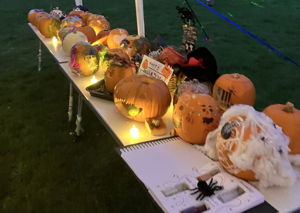Great #Sidlesham Spooky Night tonight at <a href="/SidleshamSchool/">Sidlesham Primary</a>. Well done to everyone who helped organise &amp; run the event. The children’s pumpkins were really creative &amp; it was fantastic seeing families having lots of fun

#community #selsey #sidleshamschool #pumpkins