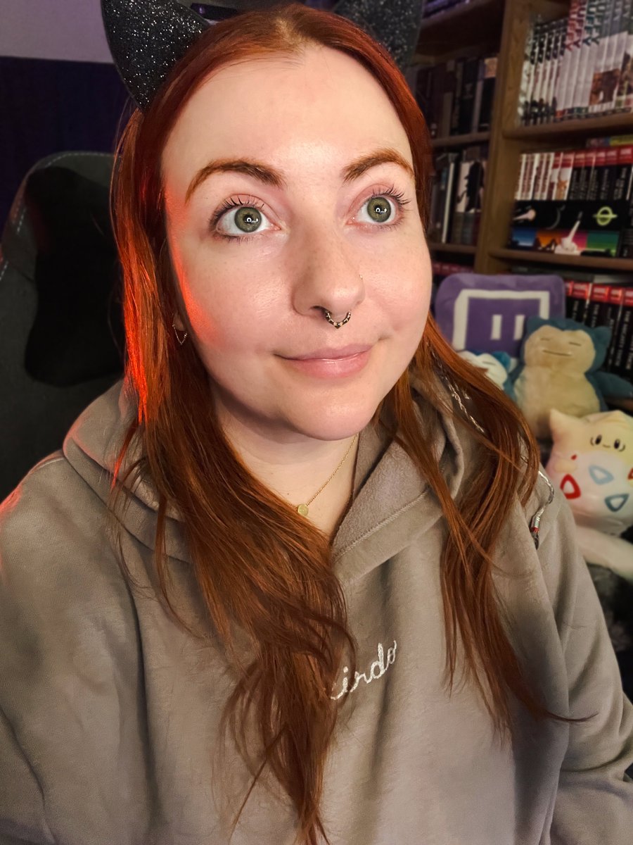 I’m doing LEGO themed optical illusion makeup get in here 🔗⬆️