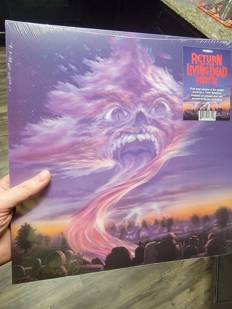 RogerRussellJr's tweet image. Another gorgeous release from @terror_vision! Picture does not do it justice! The Lenicular cover is muah!