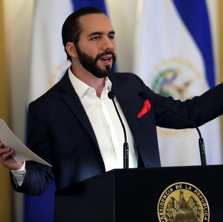 SimplyBitcoin's tweet photo. NAYIB BUKELE 🔥: "The IMF, World Bank, Federal Reserve, and mainstream media hate that we adopted #Bitcoin." https://t.co/PurE3lHRjQ